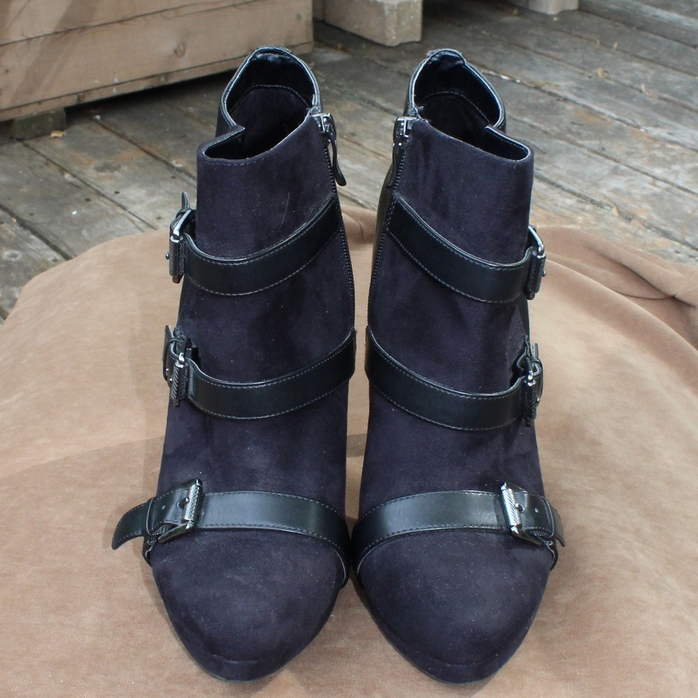 Sam & Libby Ankle Booties  Size 10